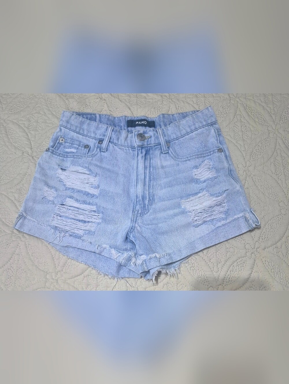 Aeropostale Distressed High Waisted Denim Mom Shorts Light Wash Size 4